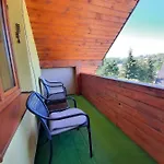 Vikendovy Dom U Vasila Nyaraló Kékellő